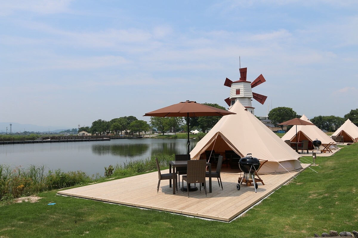 外觀以風車造型打造。