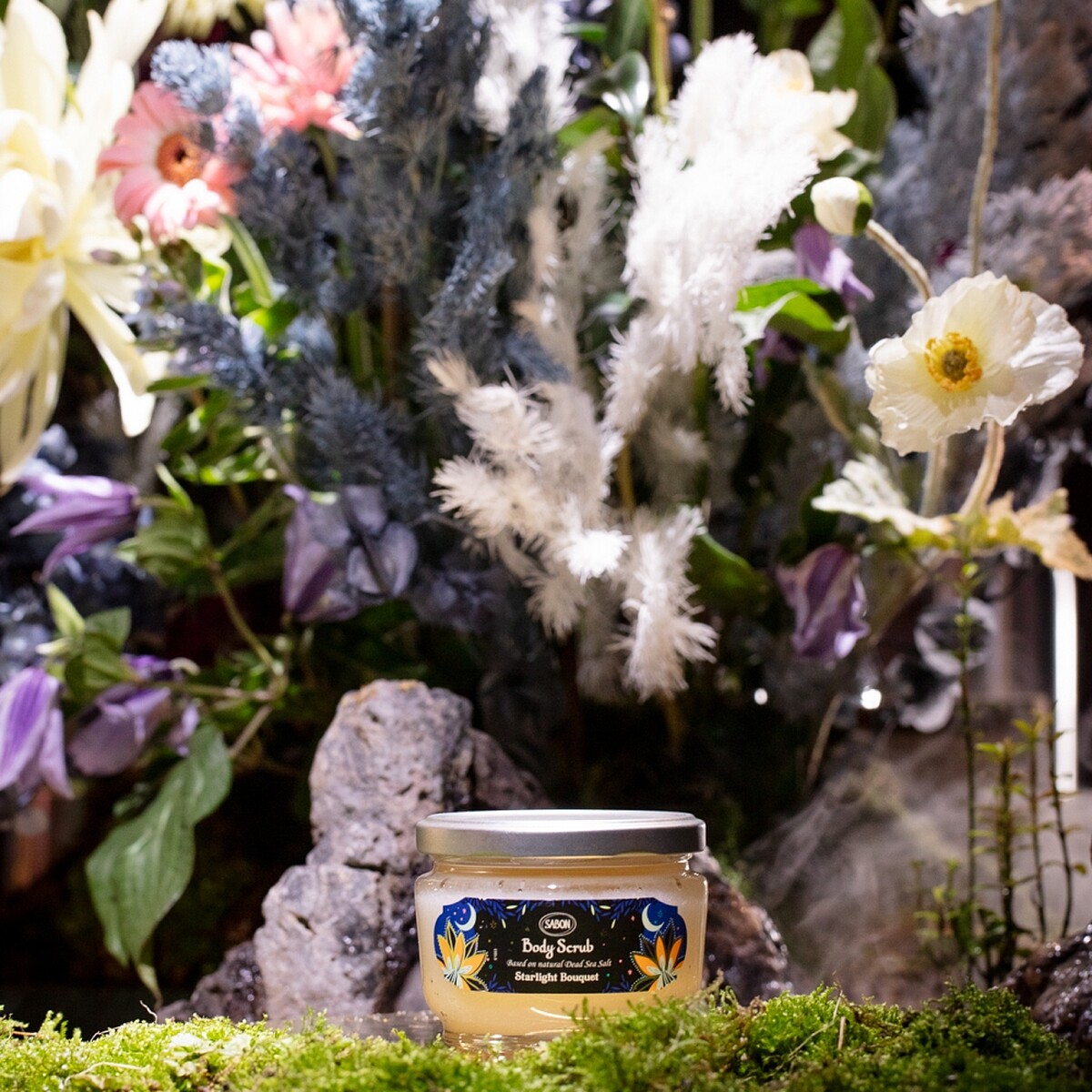 (SABON 2023聖誕星熠幻境身體磨砂膏320g，NT1,480)