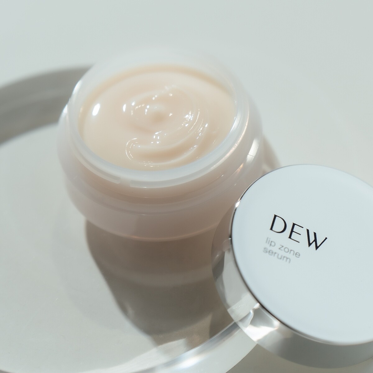 DEW玻尿酸彈潤Q唇霜8g,NT640