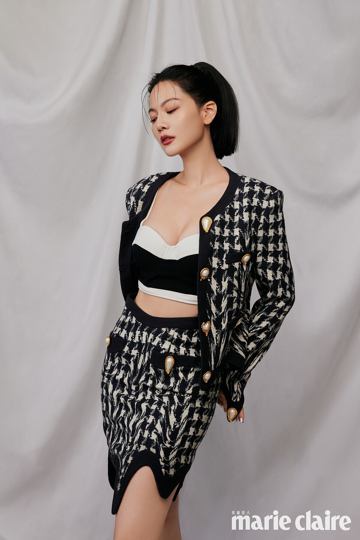 千鳥格針織套裝，Moschino。