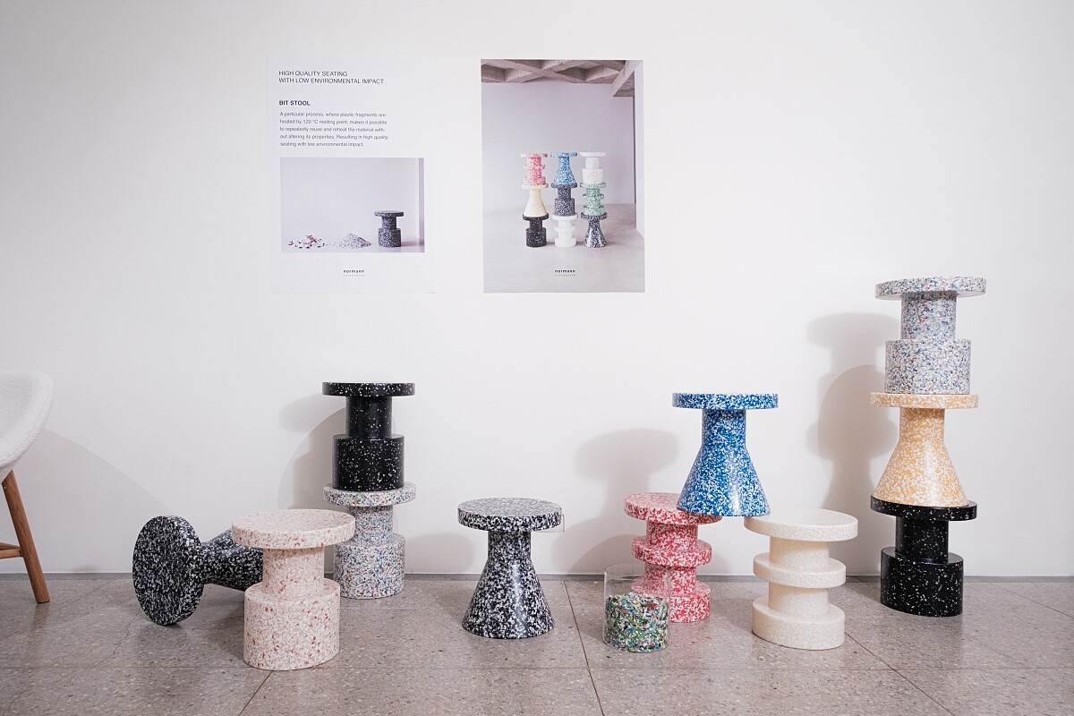 於台北「朋丁 pong ding」舉辦發表,現場展出「Bit Stool 原點椅凳」。