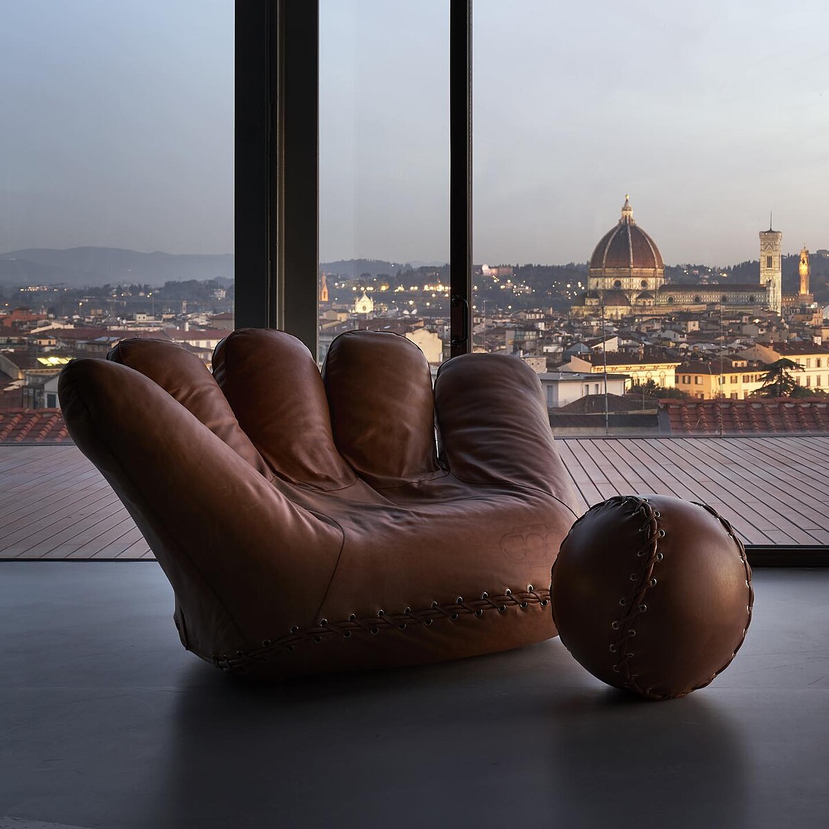  《Joe Ball》是 Poltronova 為了紀念《Joe》問世50年而生。