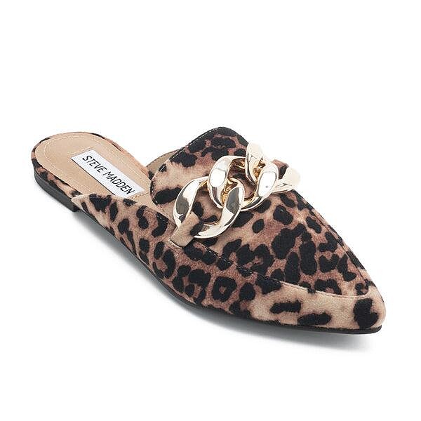 STEVE MADDEN FINLEY 絨布鍊條穆勒拖鞋NT$1,111。