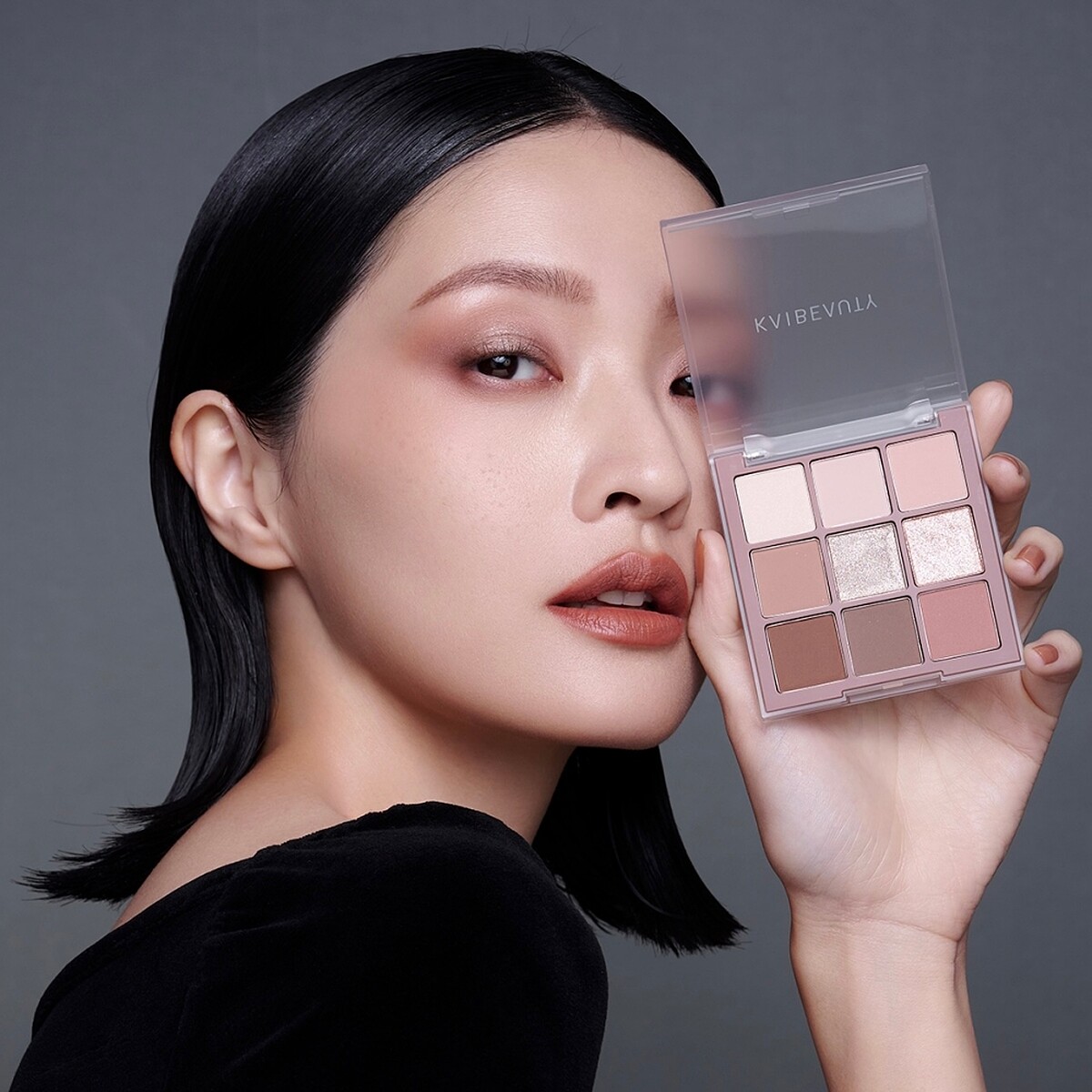 KAIBEAUTY藝想調色眼彩盤(#No.05 Jupiter木星)眼妝。