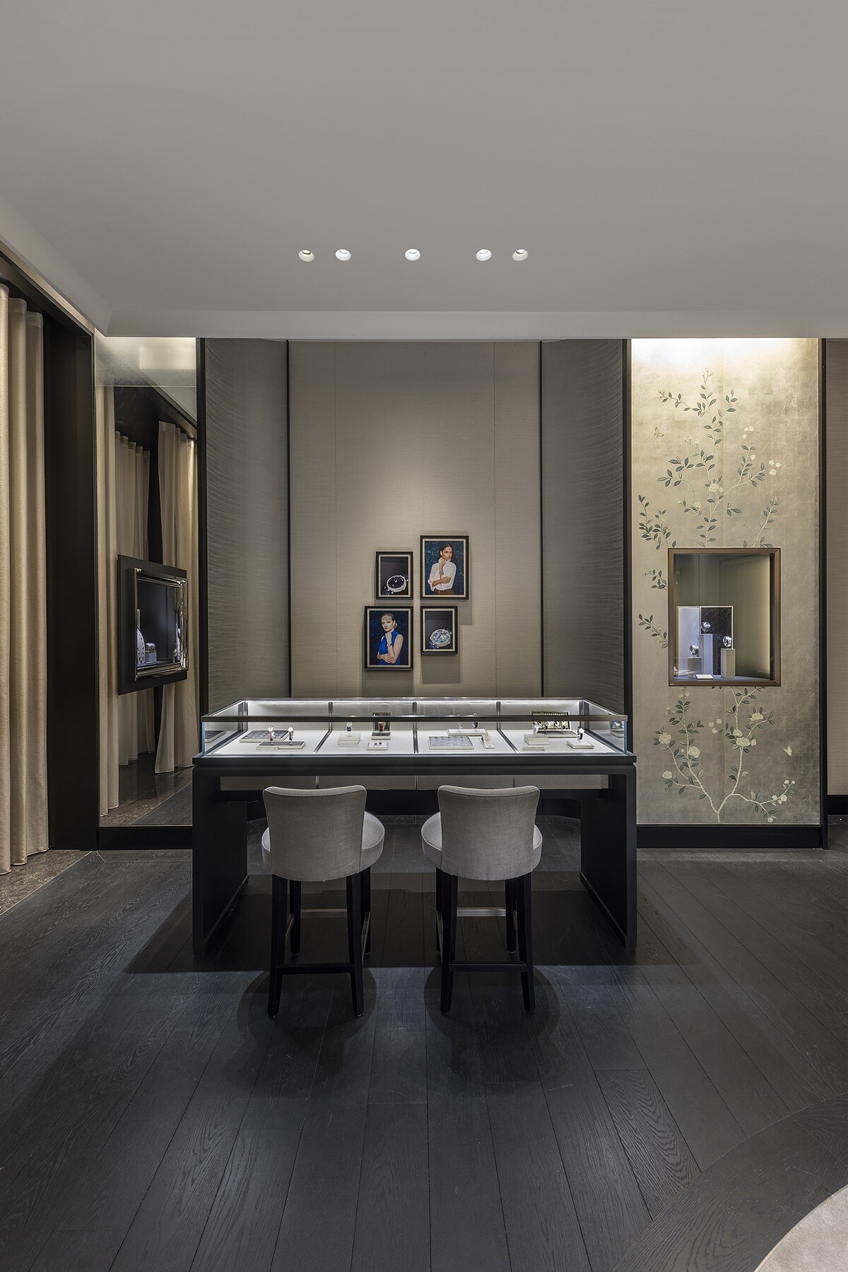 Van Cleef & Arpels梵克雅寶高雄漢神巨蛋精品店