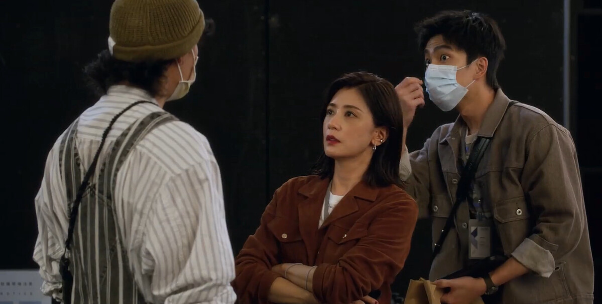 看不到長相、表情，朱軒洋(左)被賈靜雯(中)要求脫口罩，心理身理還反抗，疫情影響我們對人、環境的安全感與認知