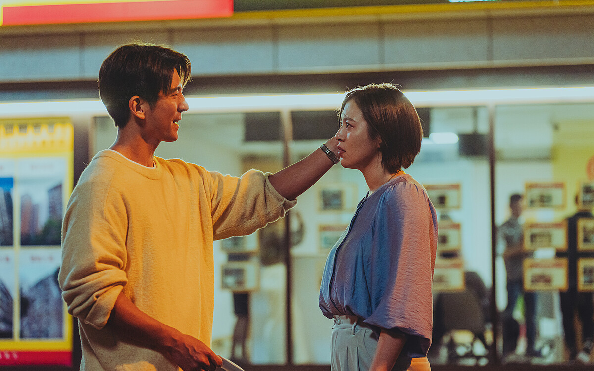 修杰楷、劉品言主演單元「一家之主」探討男女婚姻家庭生活主內主外的議題。