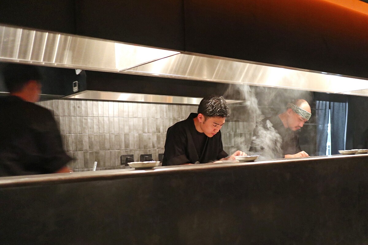 笠春介（Ryu Shunsuke）為「fum&eacute;e」主廚。