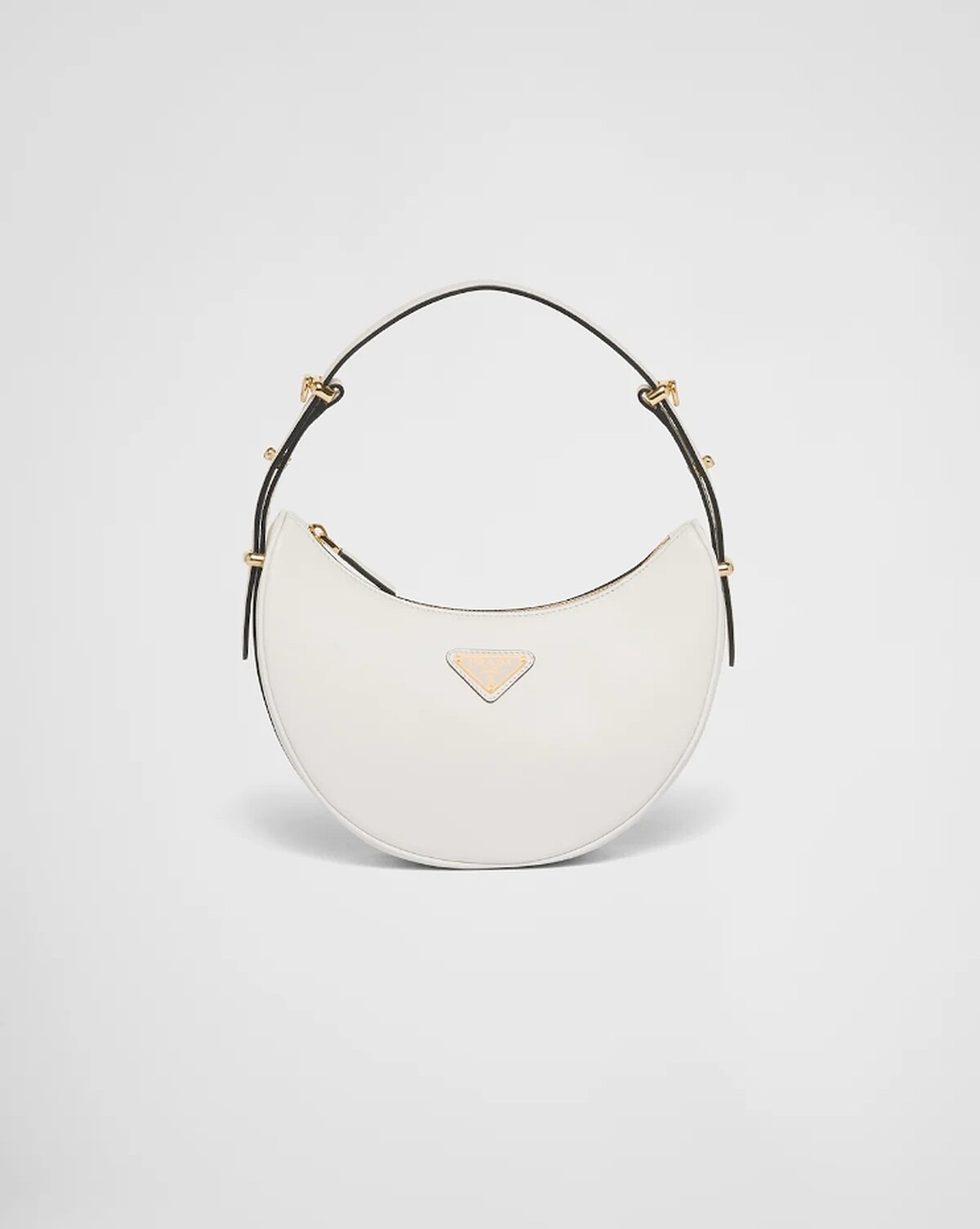 Prada Arqu&eacute; 包款 NT$74,000。