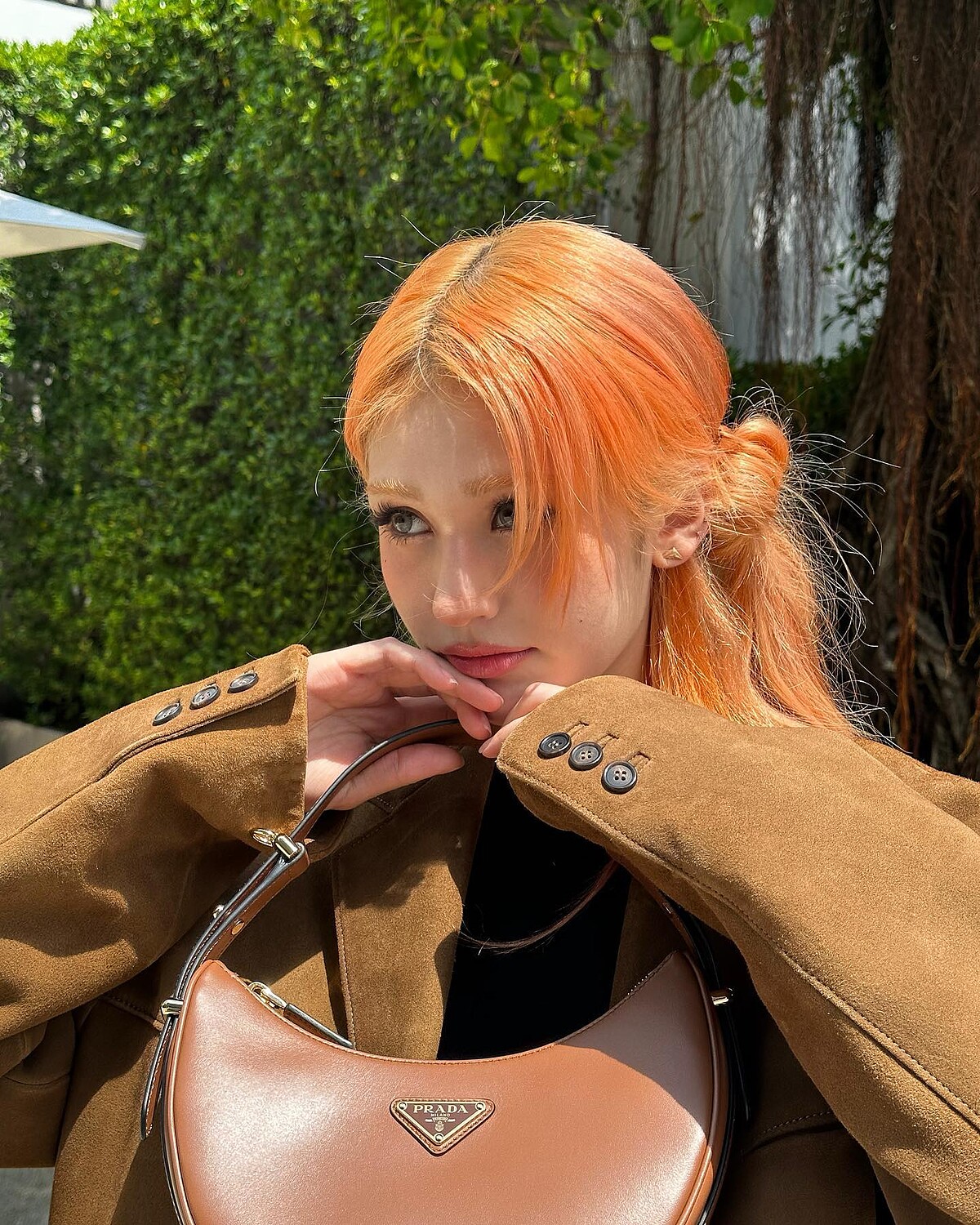 Somi示範Arqu&eacute;包款。