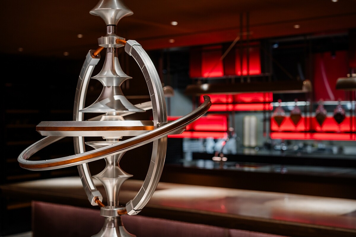 藝術家陳湘馥(Hsiangfu Chen)為「Circum-」特別設計打造的作品《舳》。