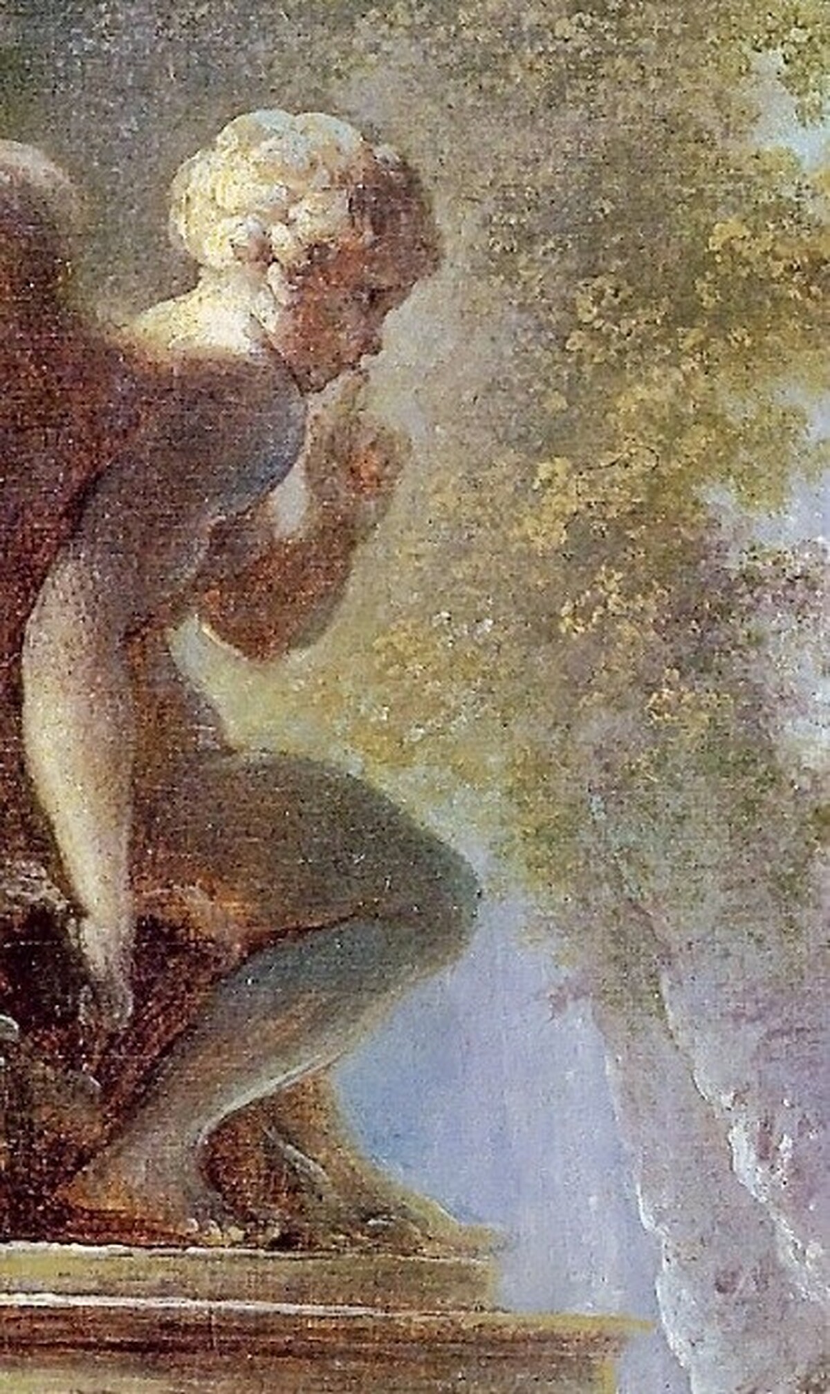 拉著鞦韆的丈夫右方，有兩尊天使雕像朝著丘比特的方向看，丘比特則風趣地把手指放在嘴唇，像是比出噓聲的手勢。