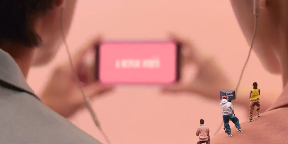 片頭把&rdquo;實境秀&rdquo;的梗埋進去，更把十個單元的心動瞬間藏在裡面