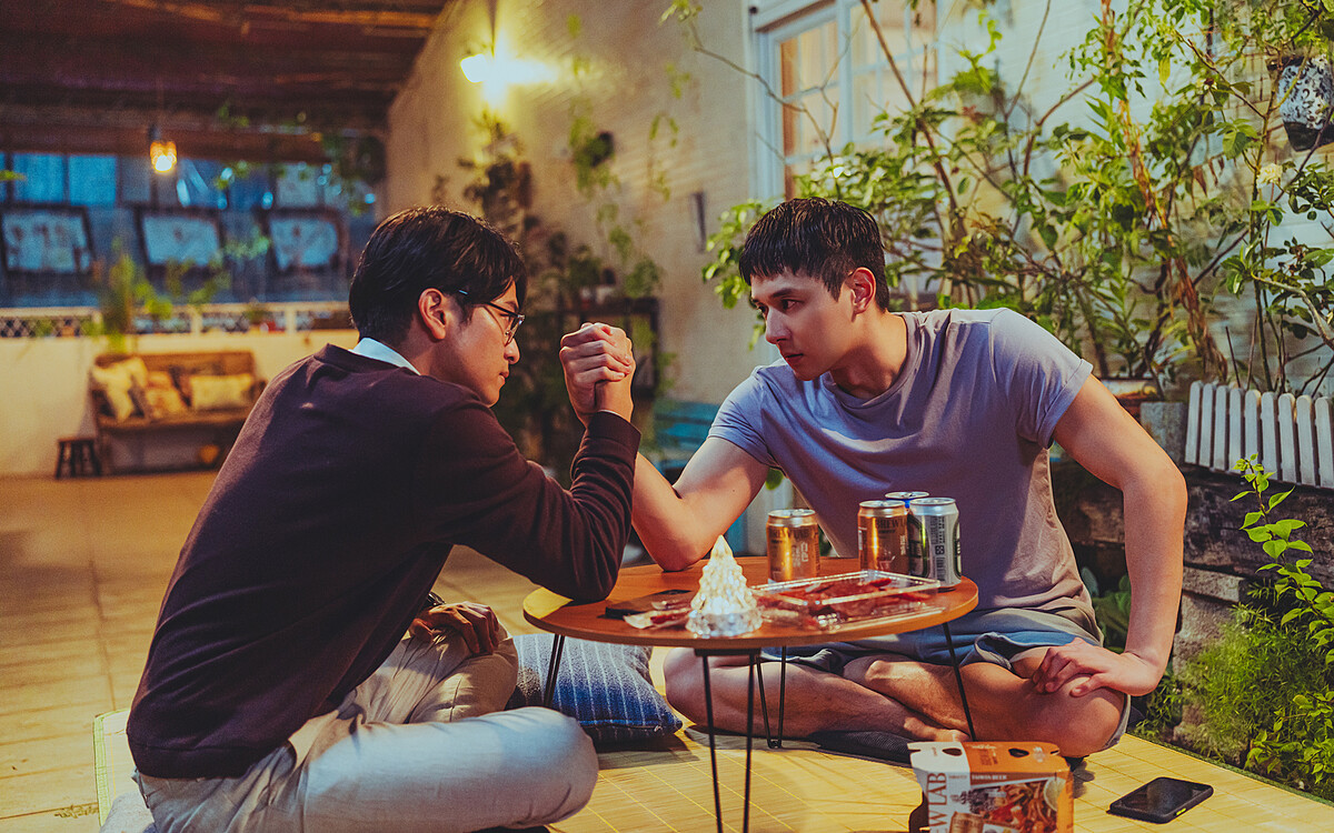 楊銘威成33年深櫃與張軒睿同居日久生情職場戀