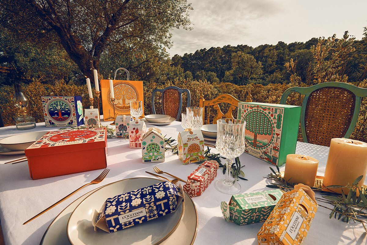 歐舒丹歡聚限定版聖誕分享禮盒情境。