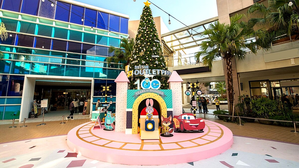 新北三井MITSUI OUTLET PARK林口「迪士尼100主題聖誕樹」