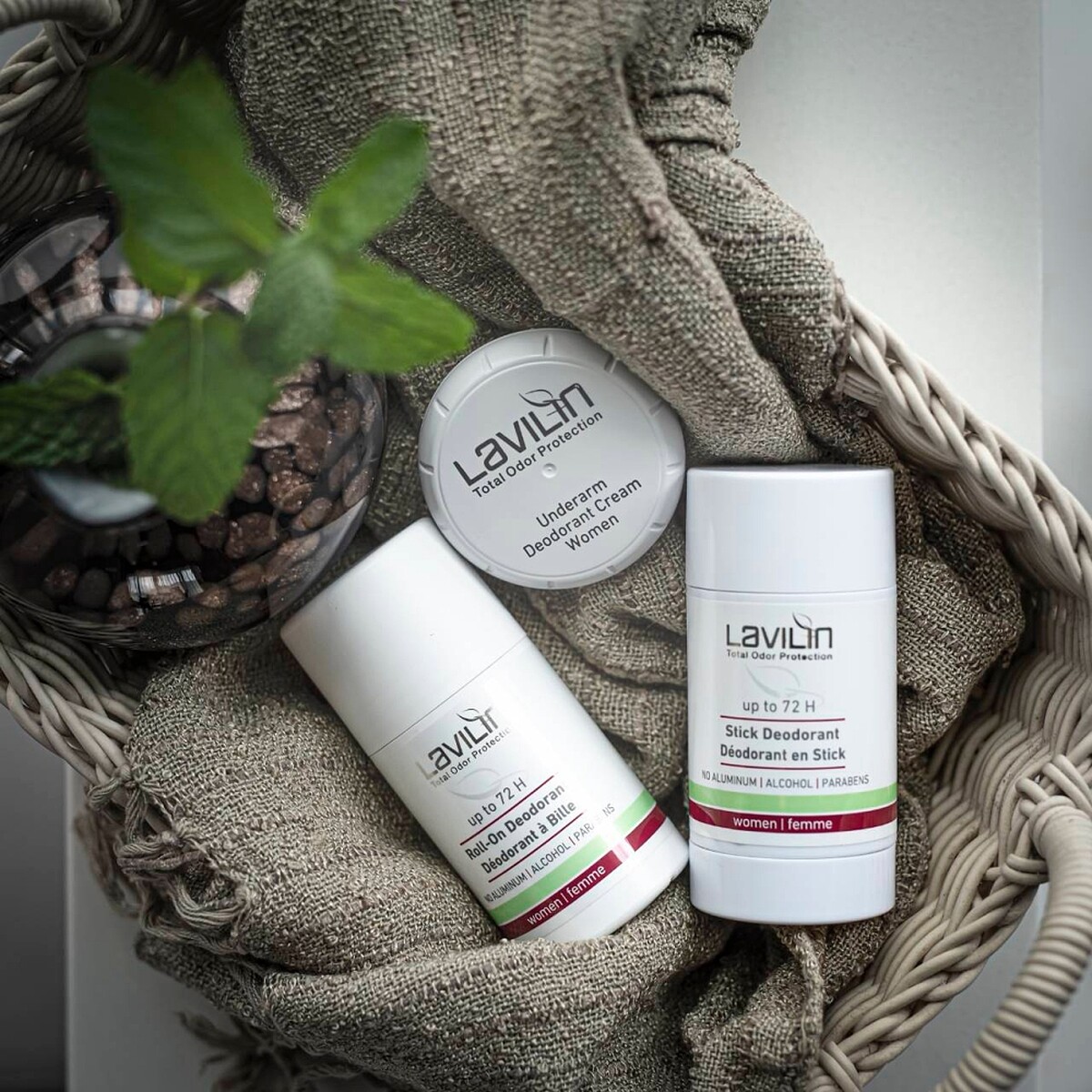 Lavilin女性專用體香系列產品情境照。