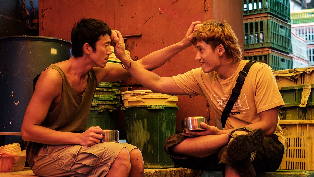 《富都青年》吳慷仁Ｘ陳澤耀，殘酷世界的兄弟情深！親蜜用頭敲雞蛋超催淚