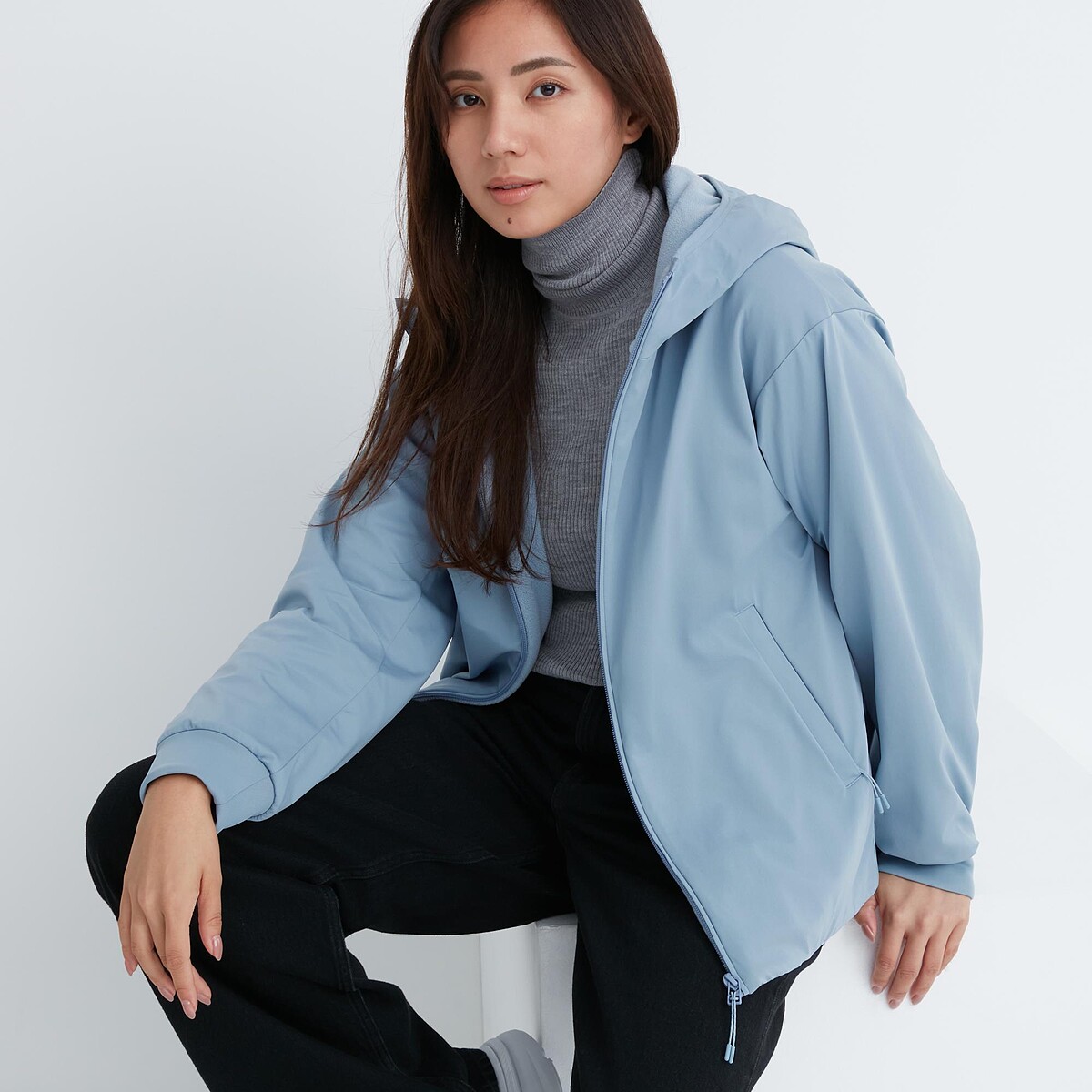 防風防潑水刷毛連帽外套,NT$1,490。