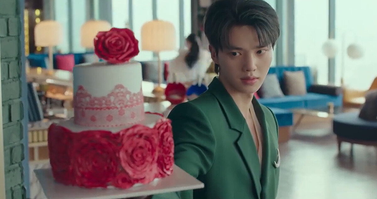 到曦因九元的一句&rdquo;還好沒事&rdquo;很害羞，但九元是指預約已久的蛋糕沒事