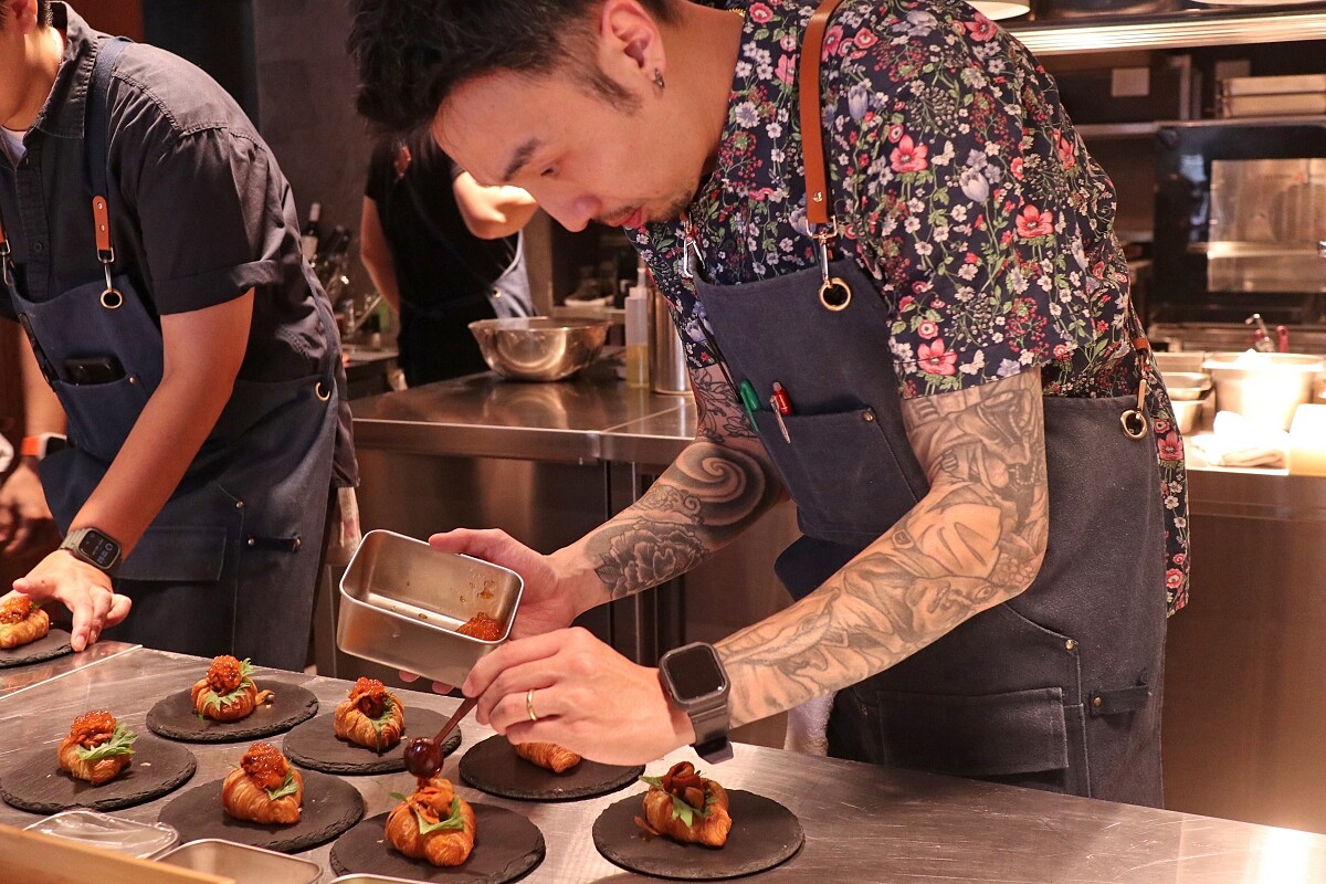 Chef Jason 以其熟悉擅長的創新日料為軸。