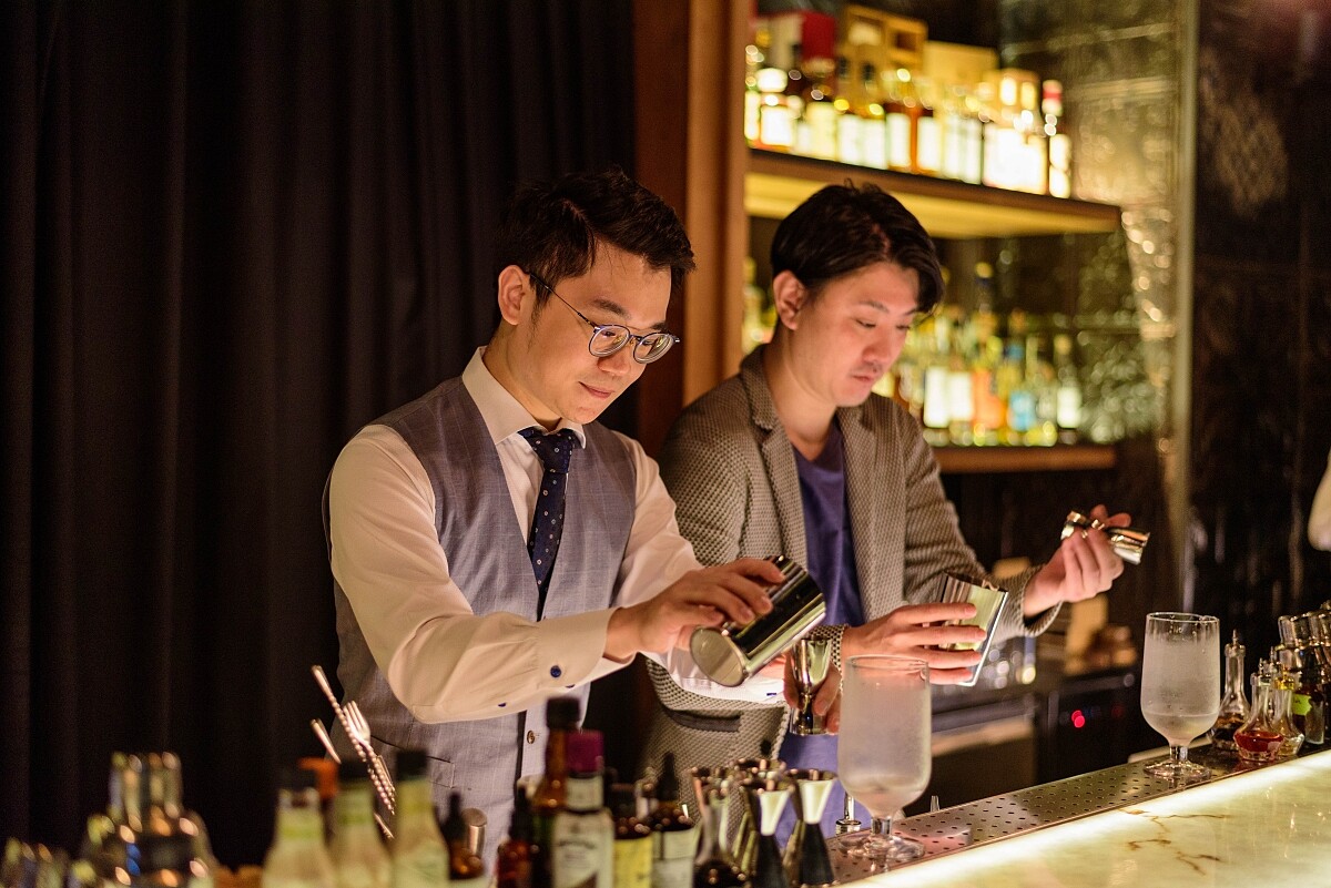 右為日本世界冠軍金子道人。