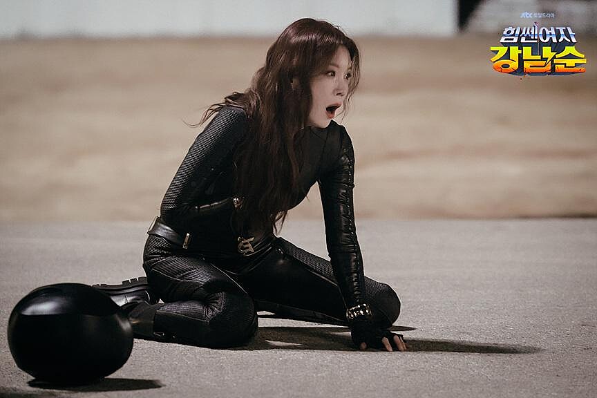 黃金主收到媽媽的怪力感應，心臟像是被捶，重新啟動能量