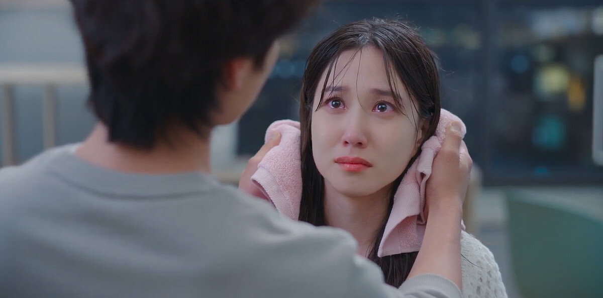 木河後悔說了傷保傑的話,保傑知道木河的心,平靜又溫柔地說再見