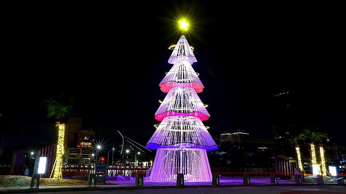 台南河樂廣場聖誕樹
