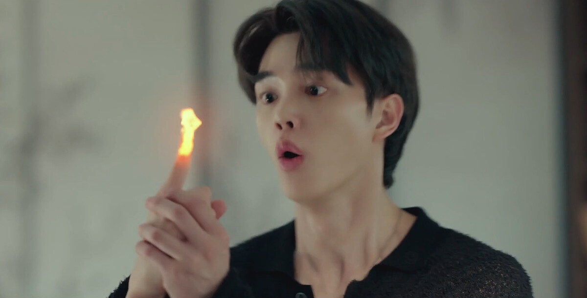 九元手指開始自燃了，所剩時間不多了