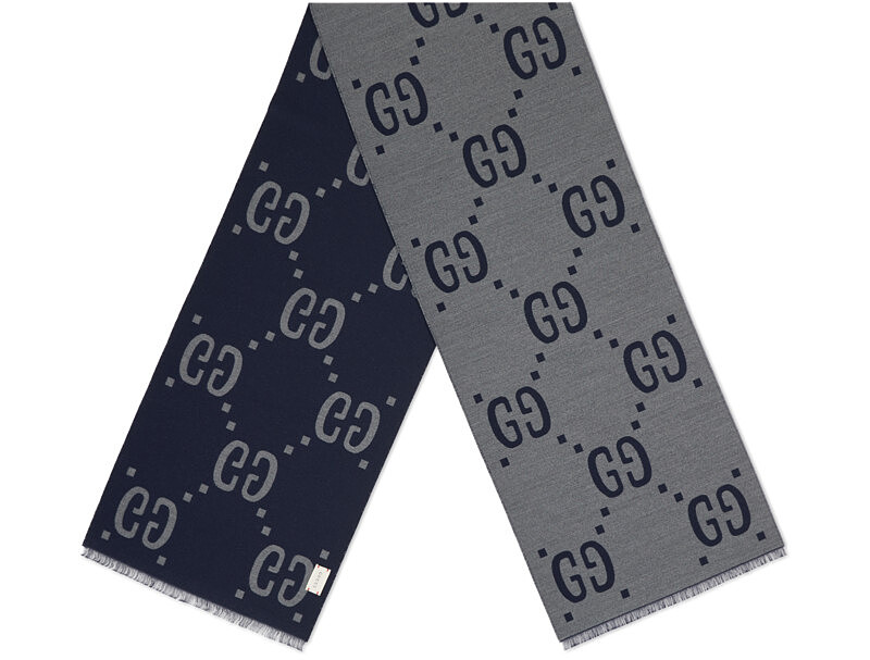 Gucci Freedom GG 雙面羊毛圍巾 NT$18,100。