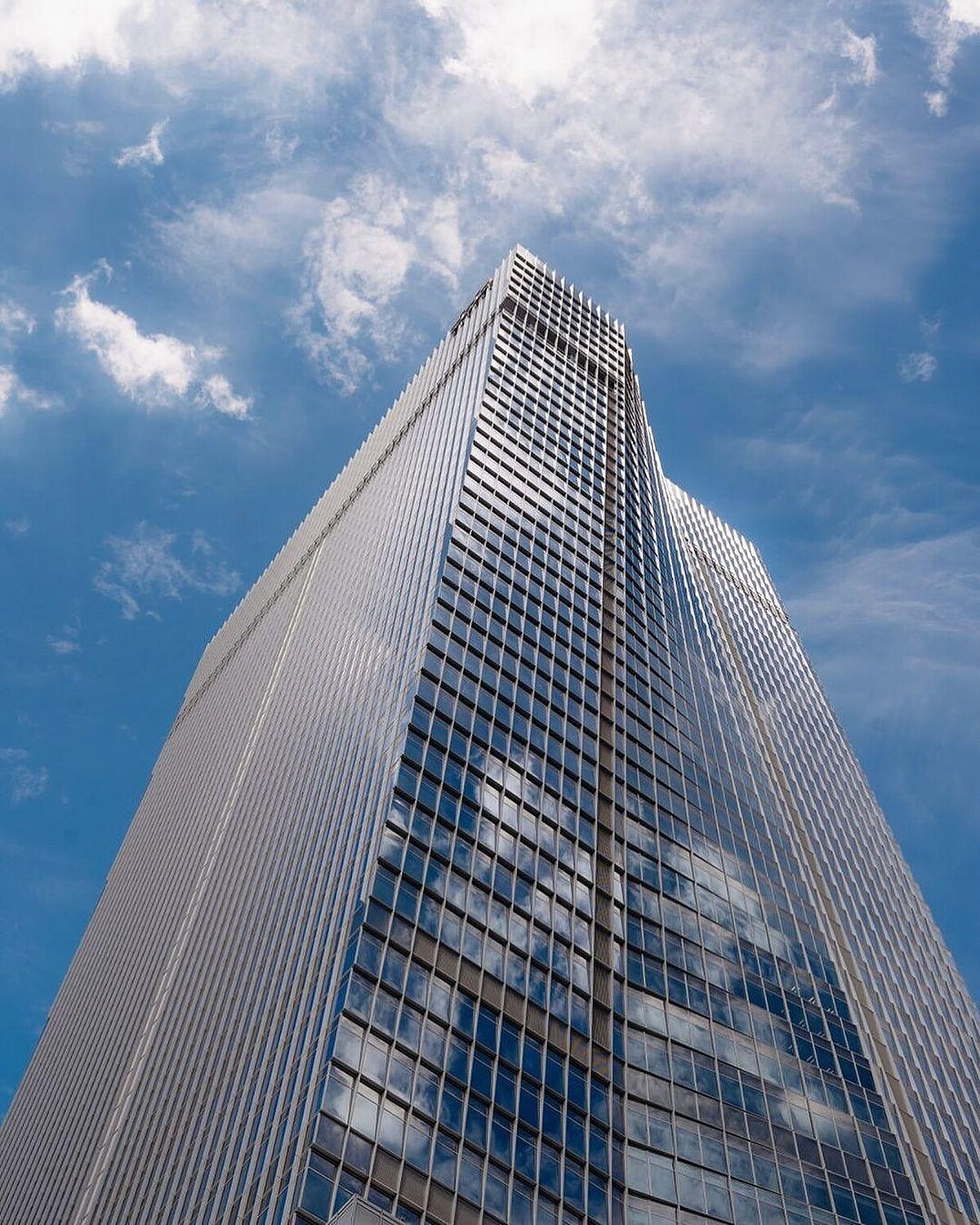 酒店位置就座落在全球商業中心虎之門之丘。