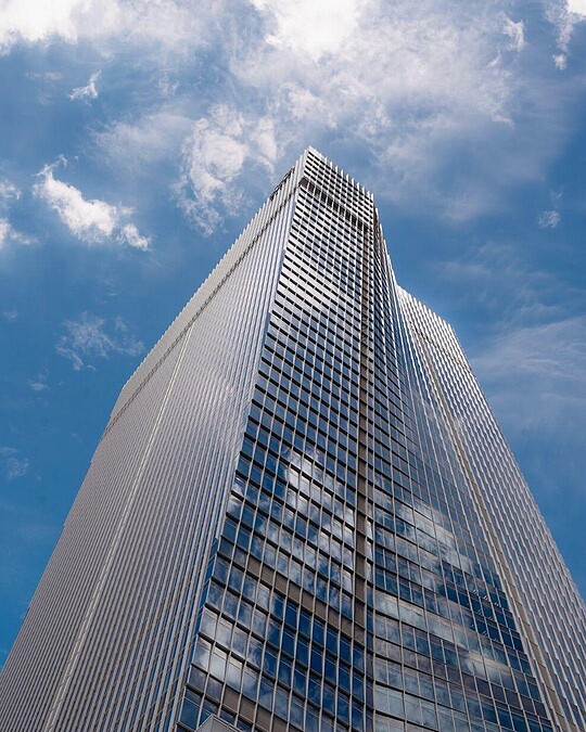 酒店位置就座落在全球商業中心虎之門之丘。