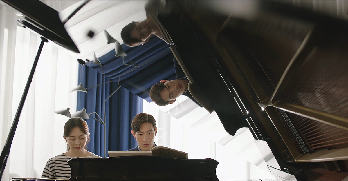 暫時瑞賢(左)和守護(右)是各彈各的調