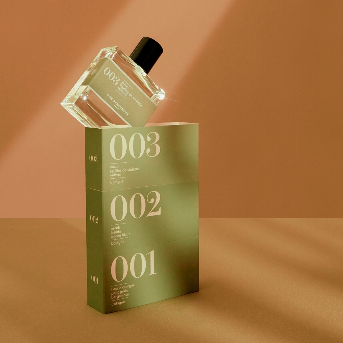 法國香水Bon Parfumeur 000基底古龍調的灰綠色。