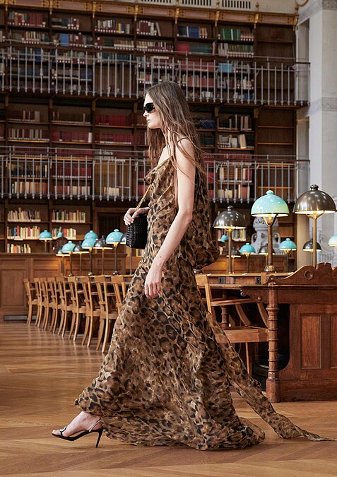 本季墨鏡也是重點配件。