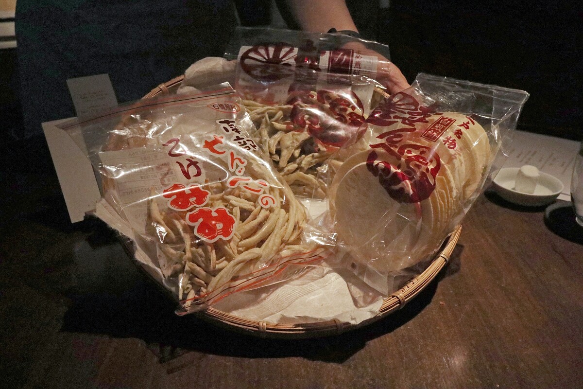 南部町名產「白仙貝」與「耳朵」 （みみ，讀音：Mimi）。