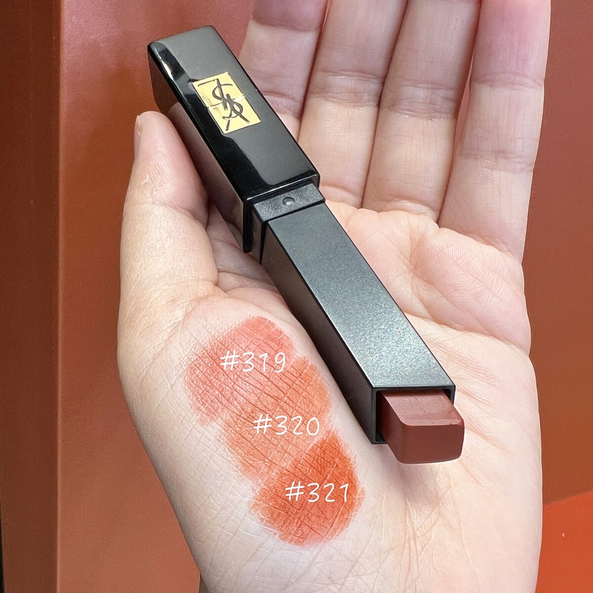 YSL奢華緞面絨霧唇膏(#319、#320、#321) ,NT1,580