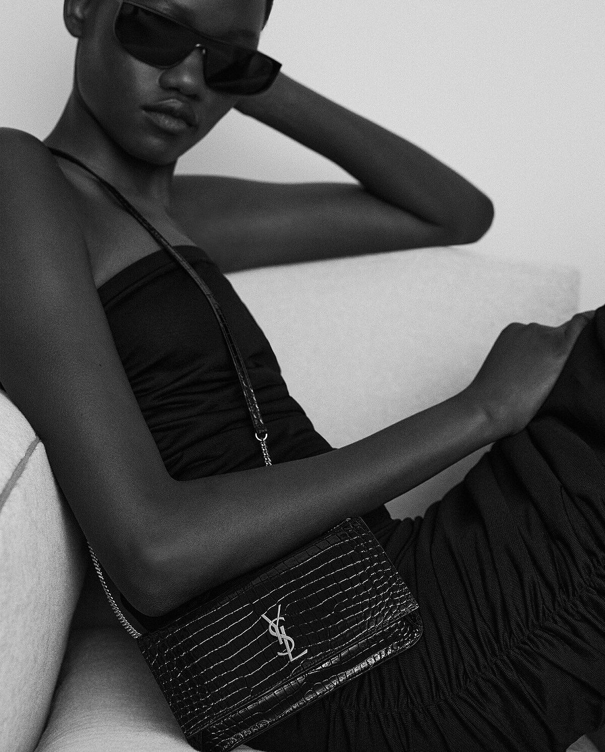 SAINT LAURENT CASSANDRE，約 NT .25,100。