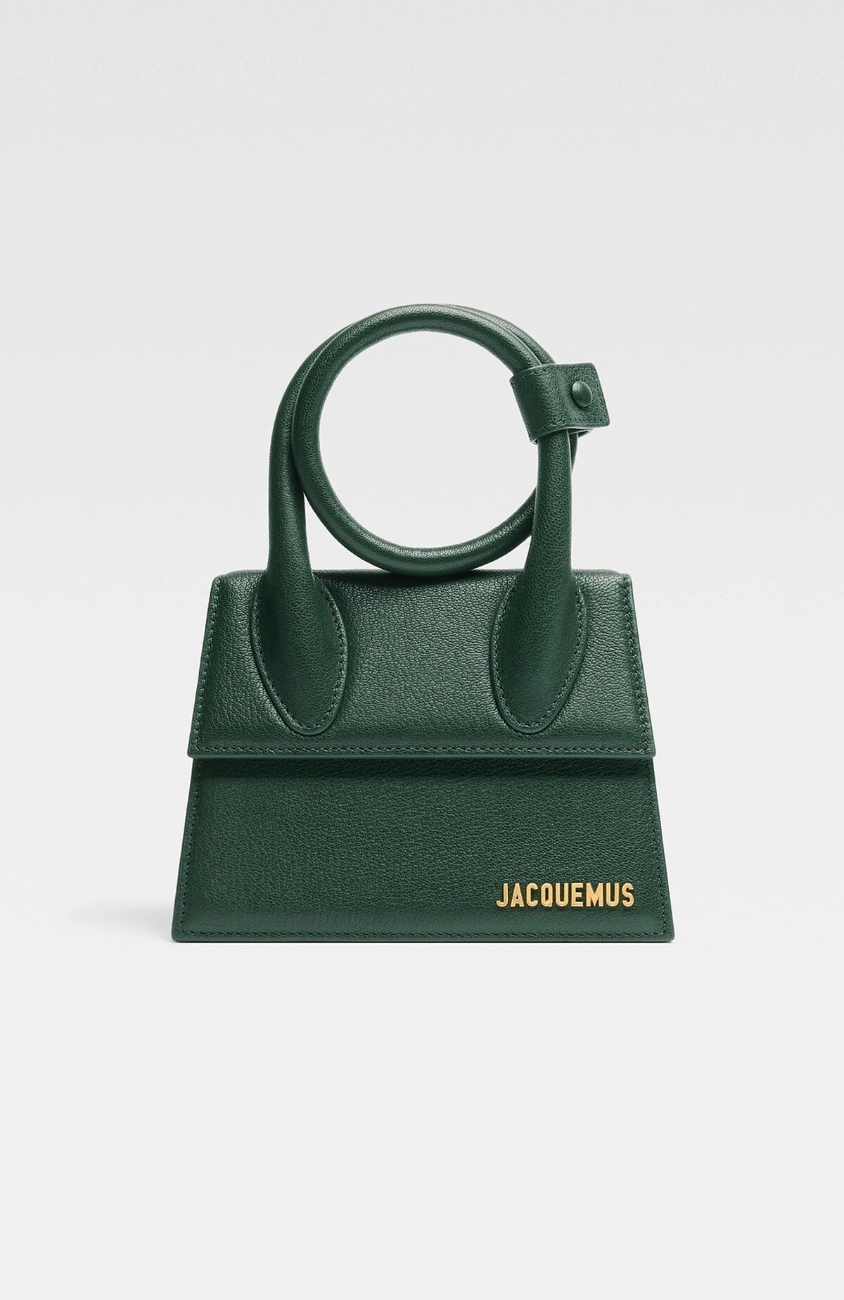 Jacquemus Le Chiquito Noeud，約 NT 26,100。