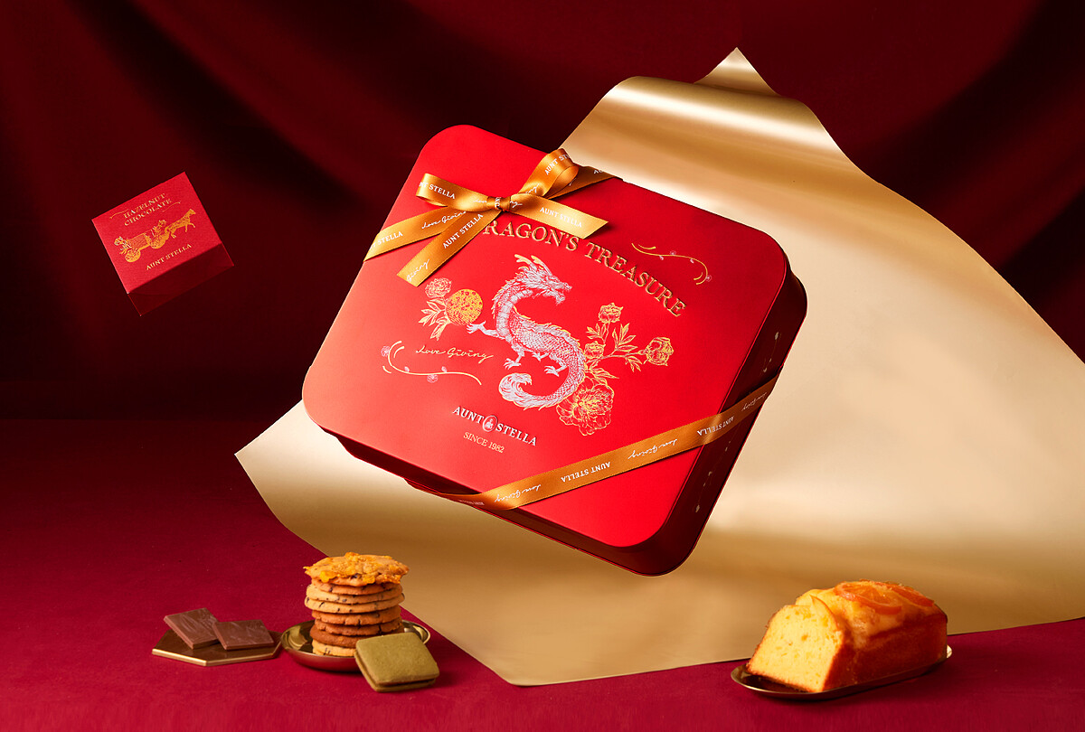 「龍韻新春」為Aunt Stella 詩特莉與陽光基金會合作之公益禮盒，於新春佳節為收禮人獻上暖心祝福。