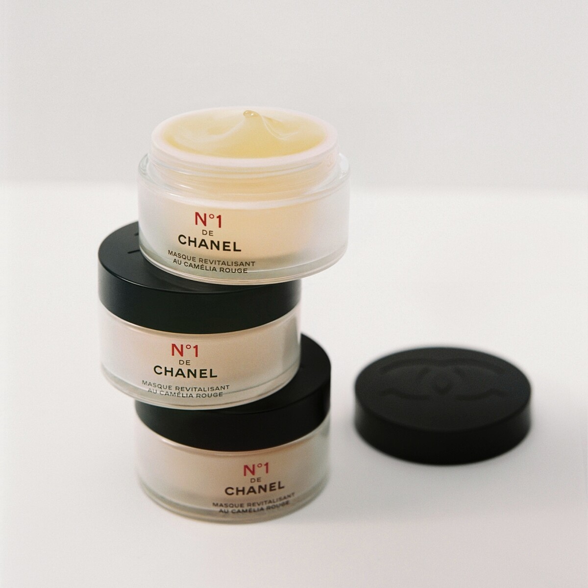 CHANEL香奈兒1號紅色山茶花活能面膜50g，NT3,480