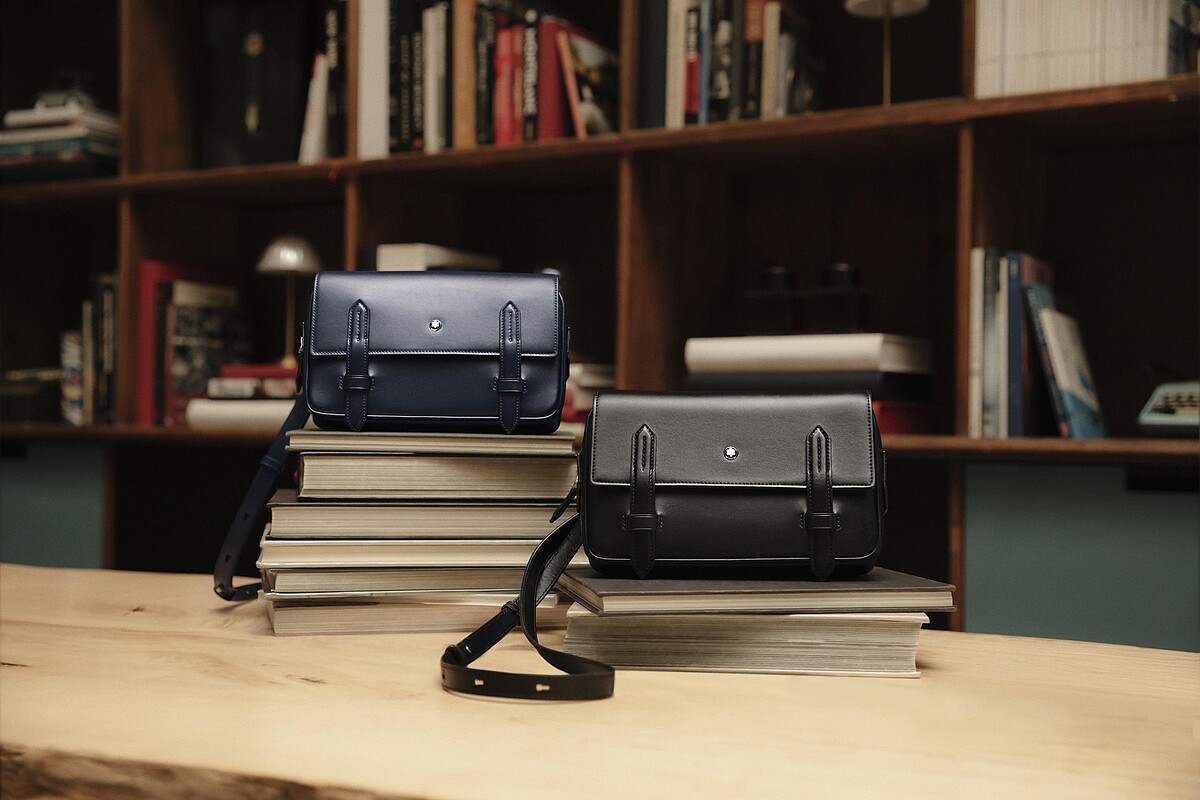 MONTBLANC 大師傑作系列信差包，NT38,200 / 勃根地紅新色 NT41,900。