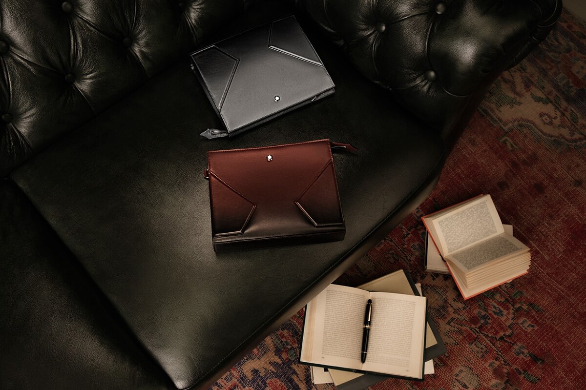 MONTBLANC 大師傑作系列手拿包，NT30,900。