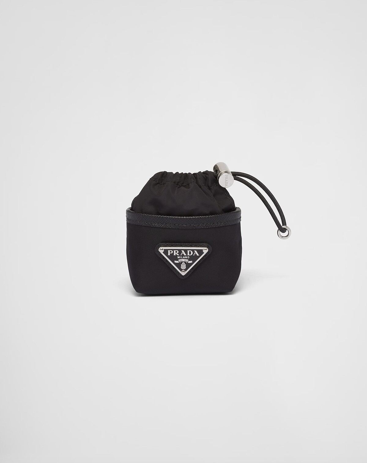 再生尼龍Air Pods Pro保護套，NT$ 15,000