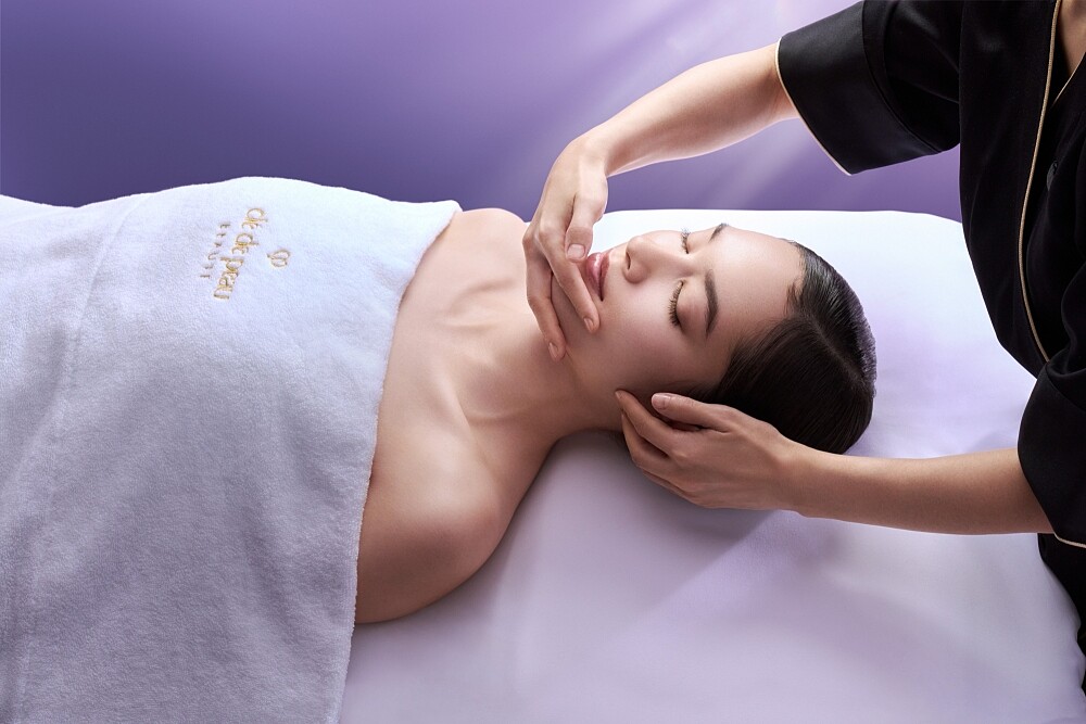 肌膚之鑰創生．極致系列護膚示意圖。