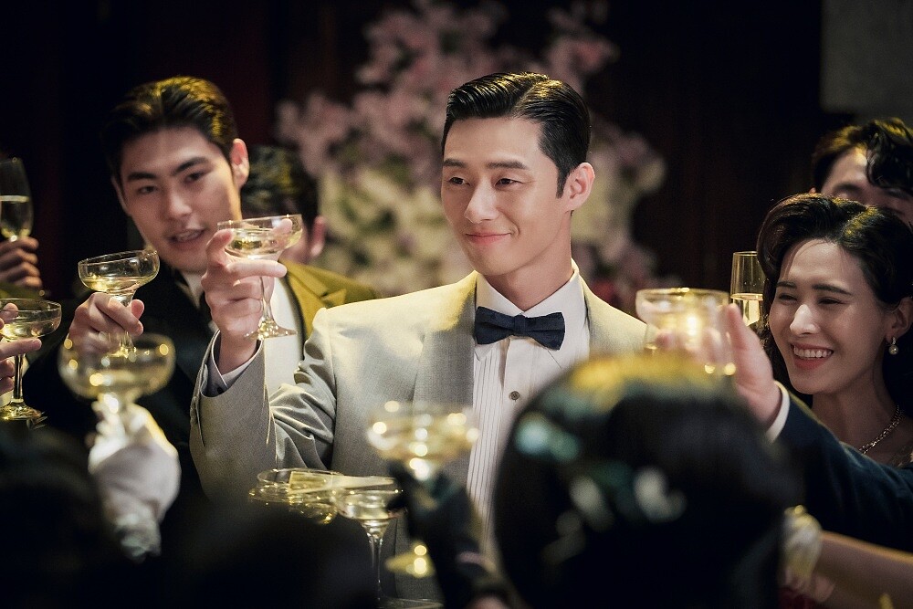 朴敘俊、韓韶禧《京城怪物》劇照