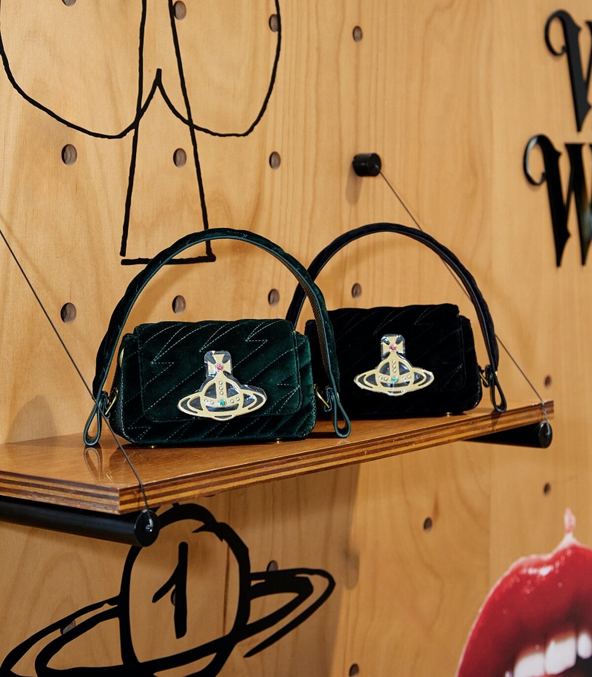 Hazel 菱格絨布肩背包 NT.28,800