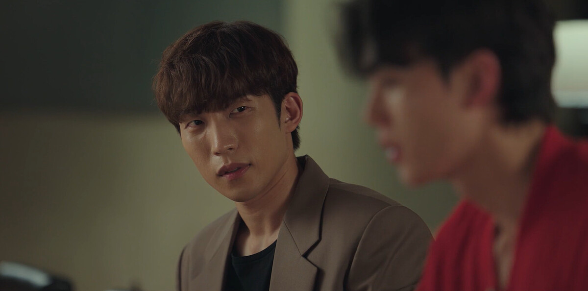 碩訓直球對決，九元抱怨怎可比喻他是蚊子(吸血鬼)