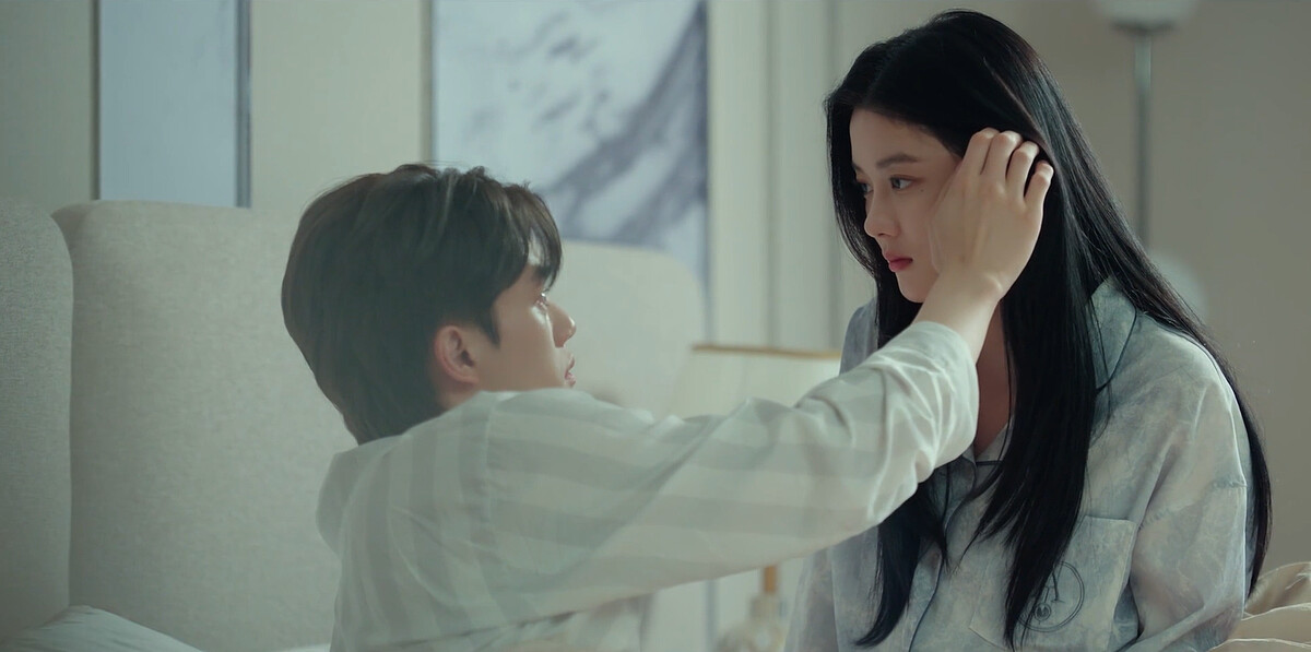 九元撒嬌要抱著到曦再睡五分鐘